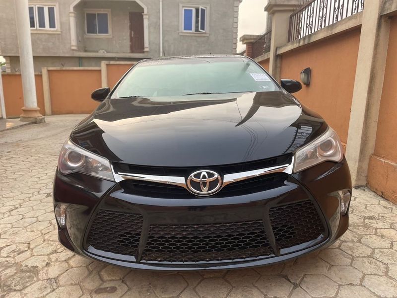 Main image of 2015 Toyota Camry SE
